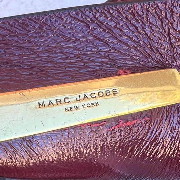 The Marc Jacobs Fire engine Red Pebbled Leather Grind Tote with Gold lock & Key - Picture 3 of 12